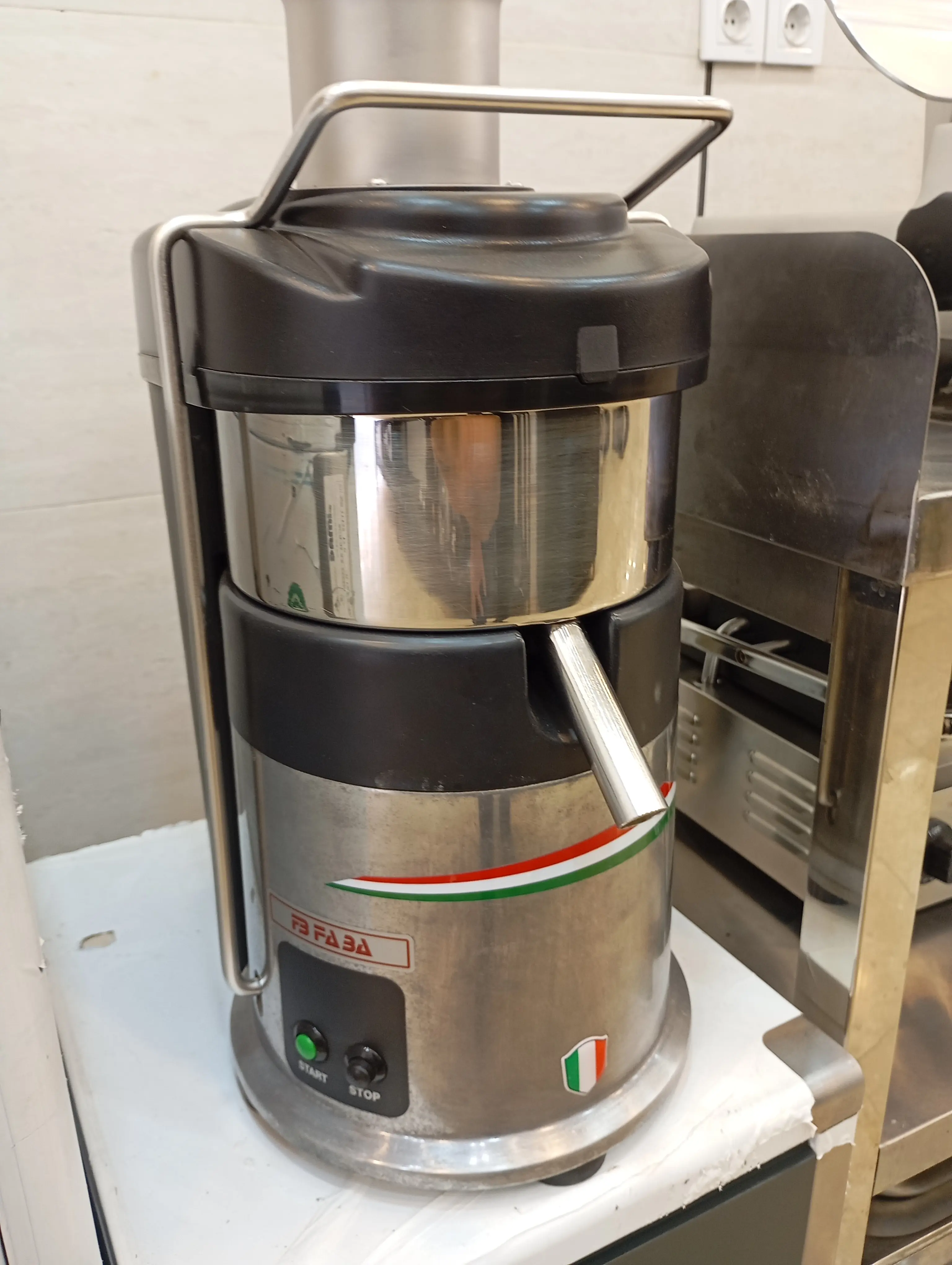 آبمیوه گیری صنعتی فابا (Faba) کارکرده - مدل استیل